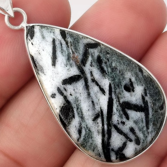 Natural Hornblende stone Sterling silver pendant - Picture 4 of 8